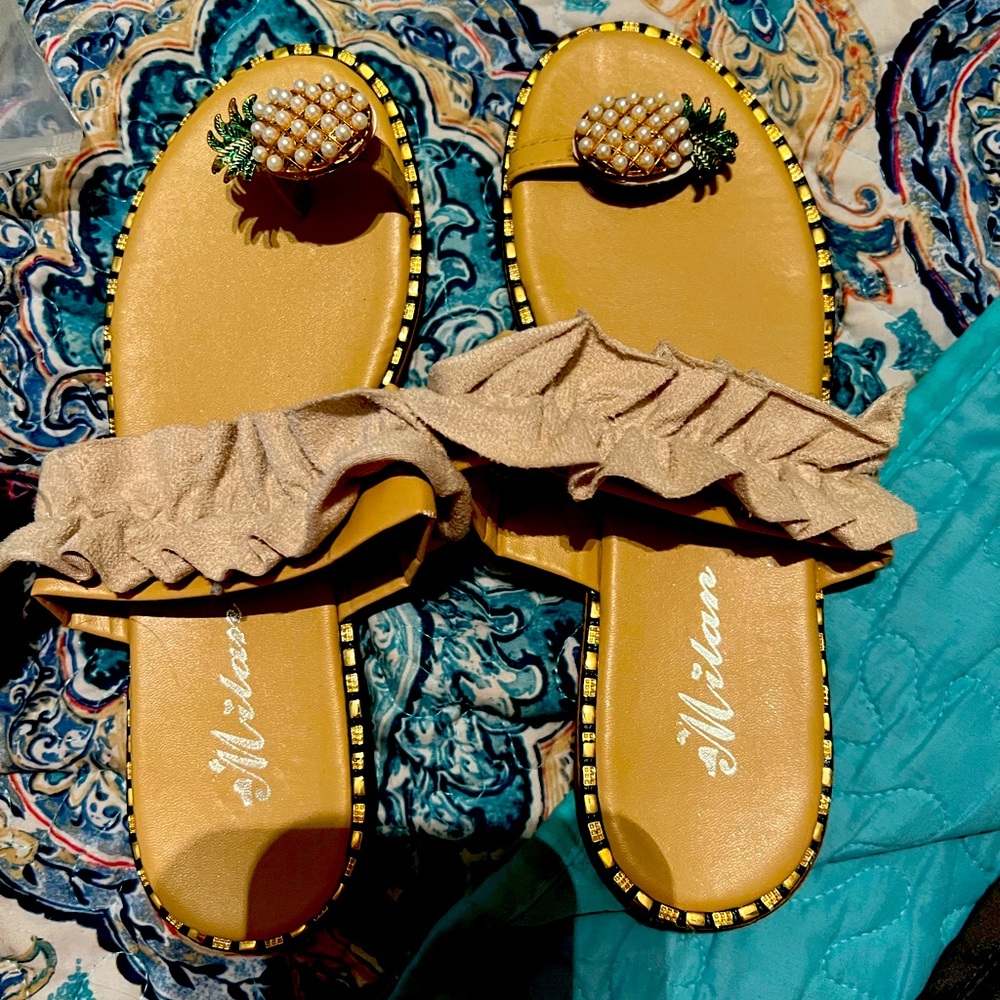 Sandals never worn size 7